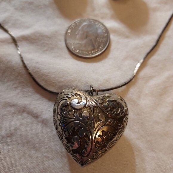 Heart Pendant 80's Tooled Puffed Pewter Silver Color Necklace & Earrings - Picture 8 of 12